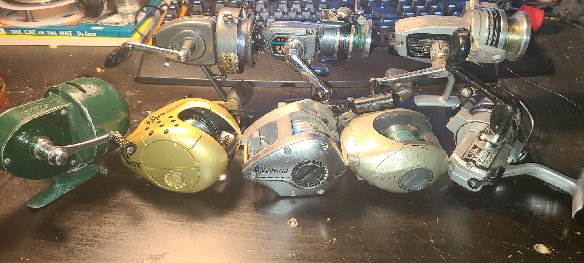 8 working older reels / will ship for 15