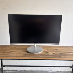 Samsung 27” Curved Monitor