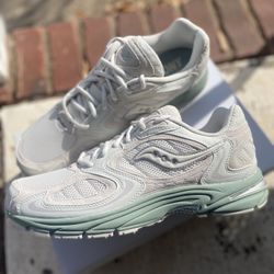 Sz 12 Men Saucony Brand New In Box 