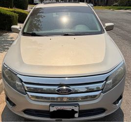 2010 Ford Fusion Sedan SEL – Gold/Champagne