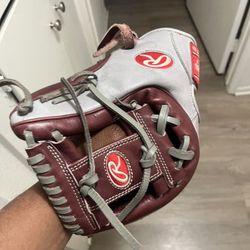 Rawlings Baseball Glove 