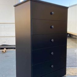 Five Drawers Jumbo Dresser 