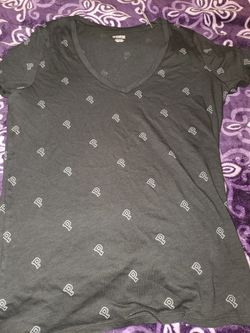 New with tags VS pink shirt size large 15$