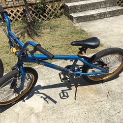 Mongoose mountain bike