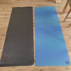 Lululemon yoga mats 5mm (blue and black)