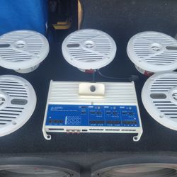 UNAS BOCINAS Y AMPLIFIER Y RADIO 