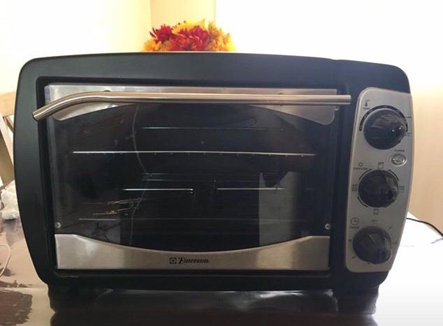 Emerson 0.8 cu. ft. Toaster Oven with Rotisserie System