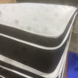 Queen Pillowtop Mattress and box sprin new in plastic free delivery in Atlanta