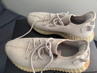 Yeezy used side 10.5