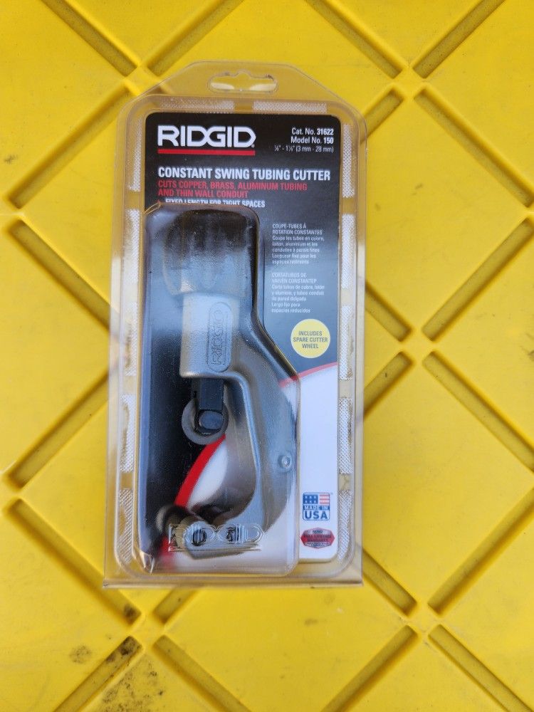 RIDGID
1/8 in. to 1-1/8 in.150 Constant Swing Copper Pipe & Stainless Steel Tubing Cutter w Easy Change Wheel Pin + Spare Wheel