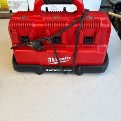 Milwaukee Chargers 12v 18v