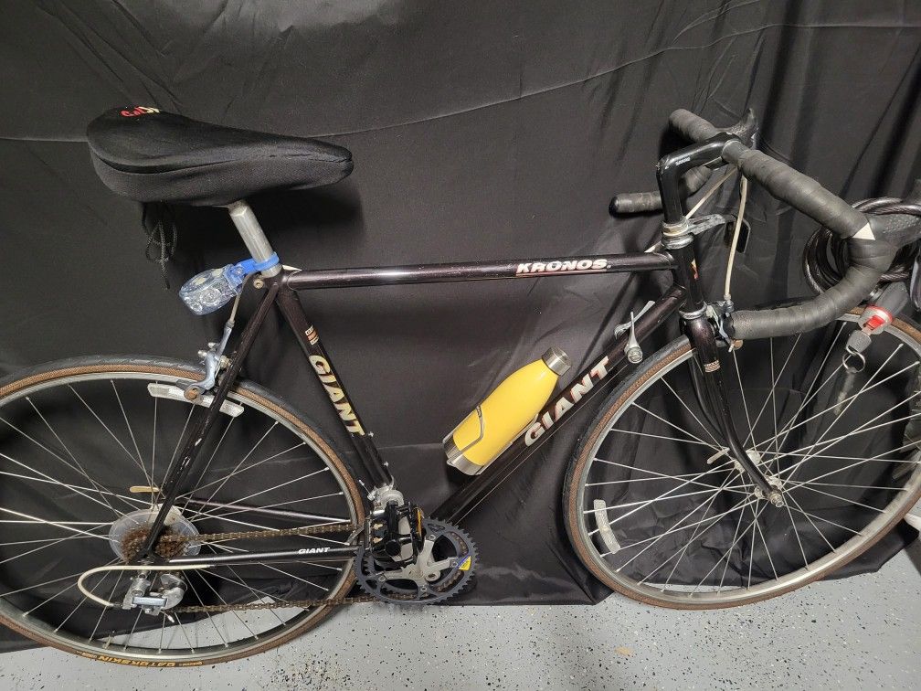 Giant Kronos Road Bike One Year Warranty