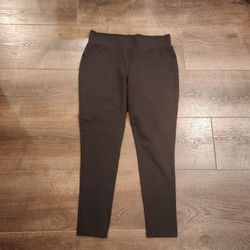 Signature Slimming by Christopher & Banks size M black pull-on pants with an interior elastic waistband, great condition