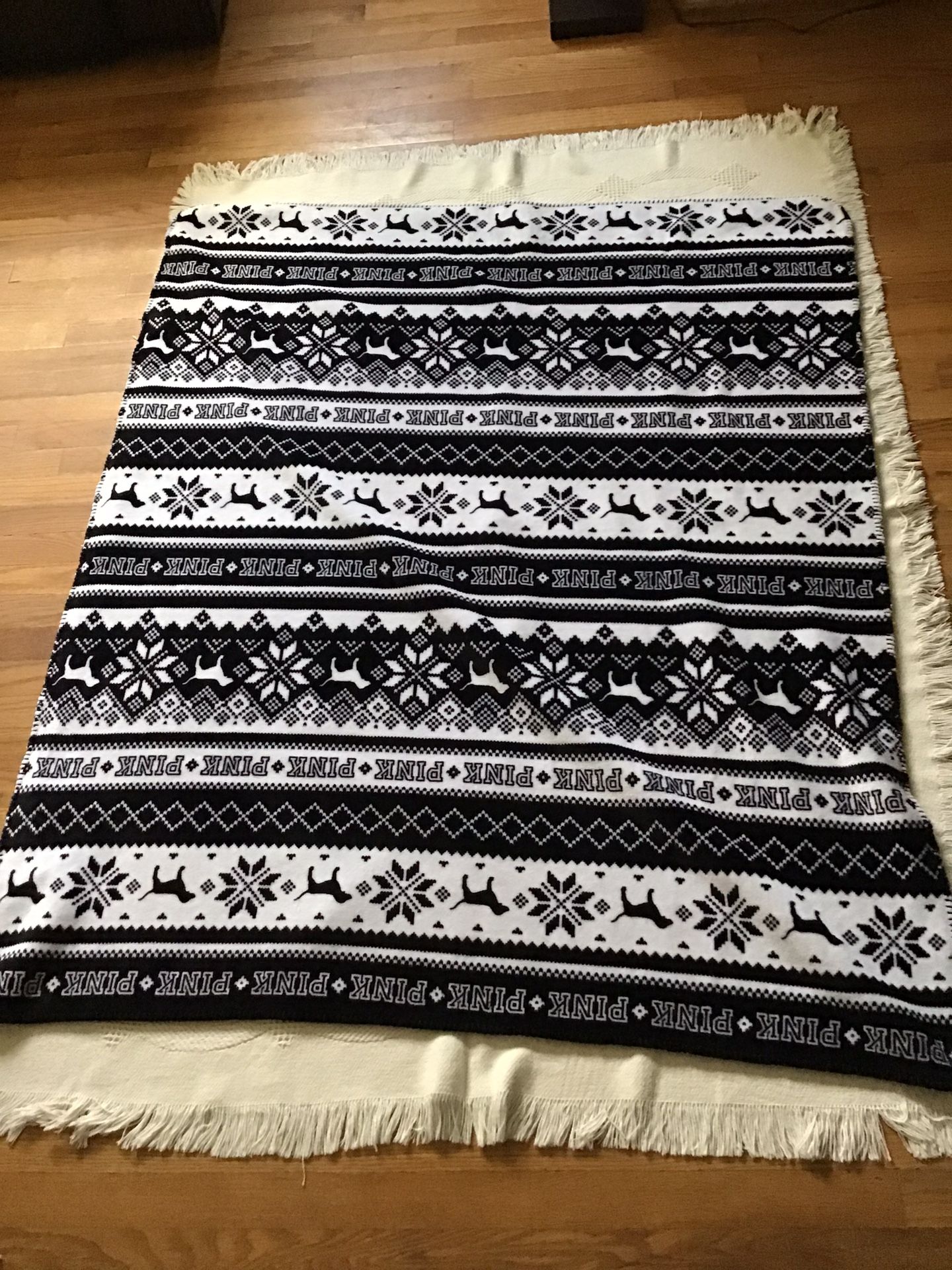 Victoria Secret Pink Blanket Cozy Fair Isle Thow Holiday Winter Dog