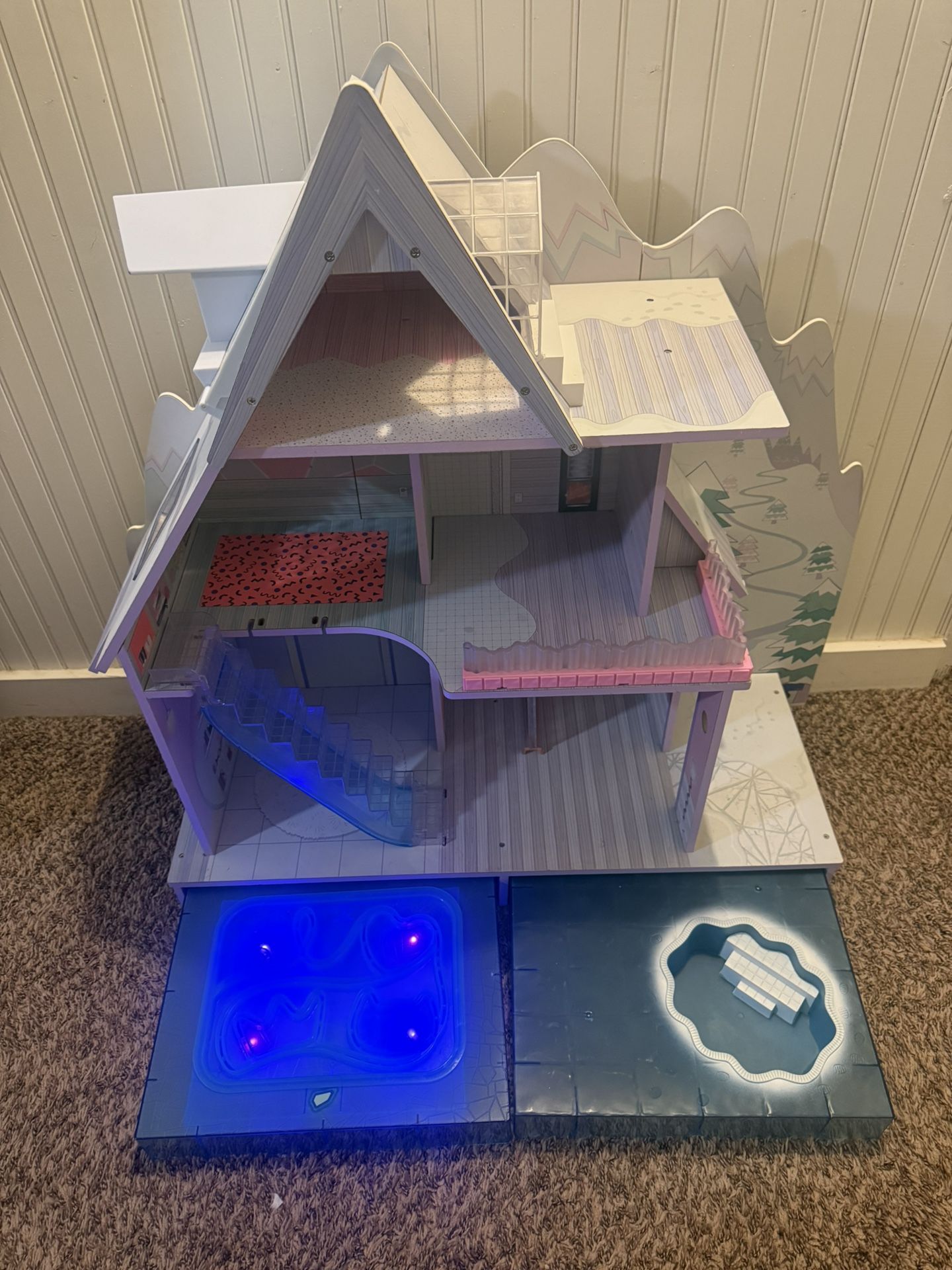 LOL Surprise Winter Disco Dollhouse!