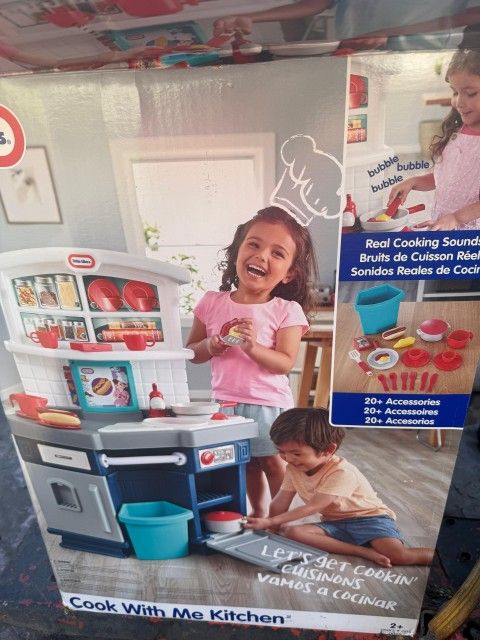 Little Tikes Play Kitchen