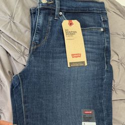 NWT women’s Levi’s 311 shaping skinny Capri, 6/28