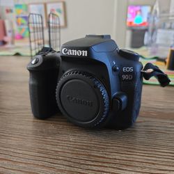 Canon 90D With Charger And 3 Extra Batteries 