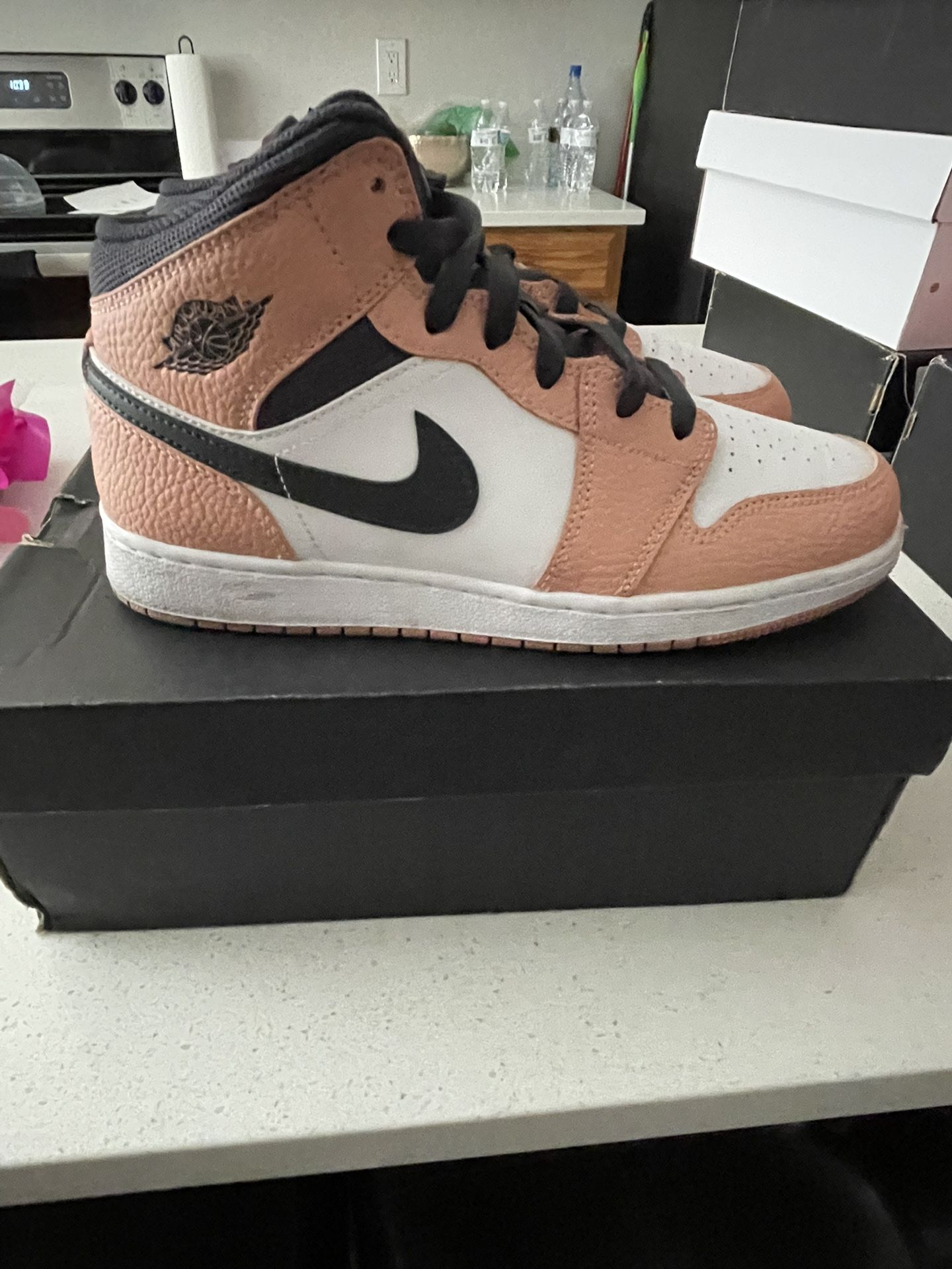 Air Jordan 1 Mid Gs
