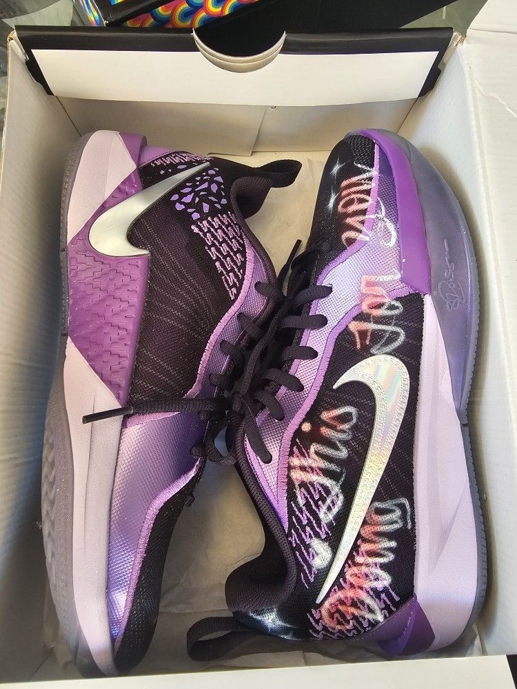 Nikes Custom Shoes