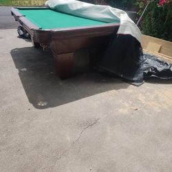 Slate Pool Table With Accessories
