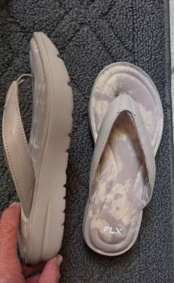 BRAND NEW FLX very padded 6.5