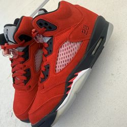Jordan Raging Bull Size 4.5 Y