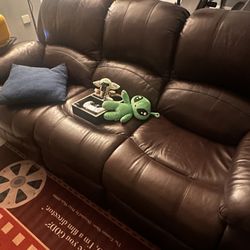 Fully Functional Reclining Chairs 