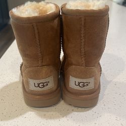 Toodler Ugg Boots Size 7