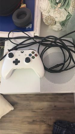 Xbox 1 with Xbox controller