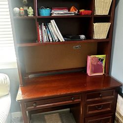 Office desk with Hutch 