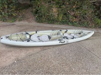 2 KAYAKS