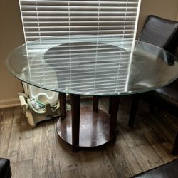 4 Chairs and 1 Table SET!