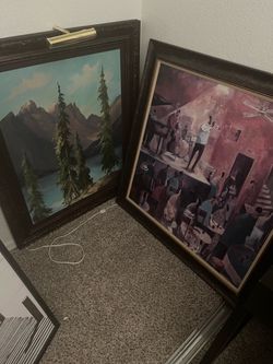 Various wall art peaces