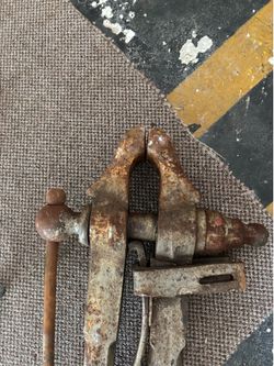 Vintage Industrial Leg Vise