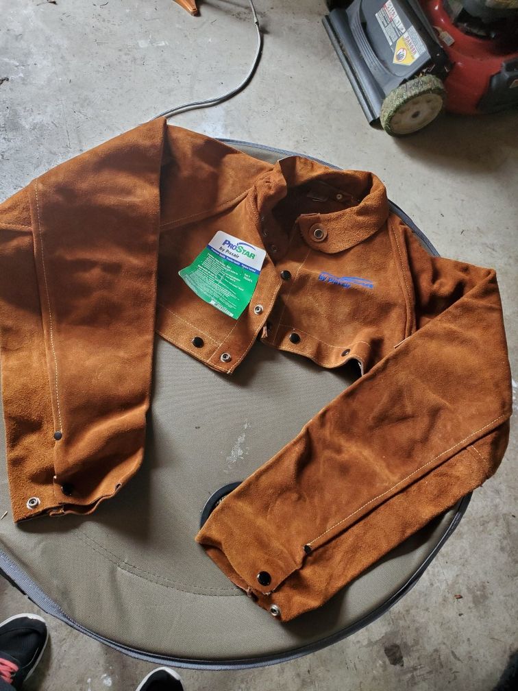 Prostar praxair welding Cape sleeves and bib 3821 and 3820 size l