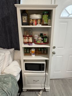 White Shelf