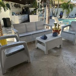 SET DE PATIO/ Sillas, mesa y loveseat