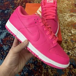 Nike Dunk Low Hyper Pink 