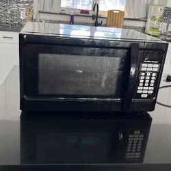 Microwave In Good Condition
