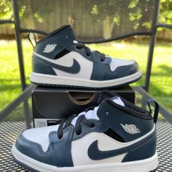 Jordan 1 Mid Armory Navy Black White