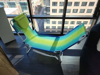 NEW in Box BODY GLOVE Tanning Chair Face and Arm Cutouts Carry Strap Lounge Chair