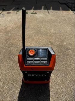 Ridgid R84086 Bluetooth speaker 18v tool only