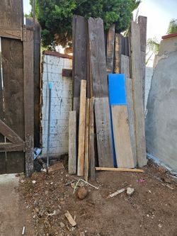 Free Wood / Madera gratis