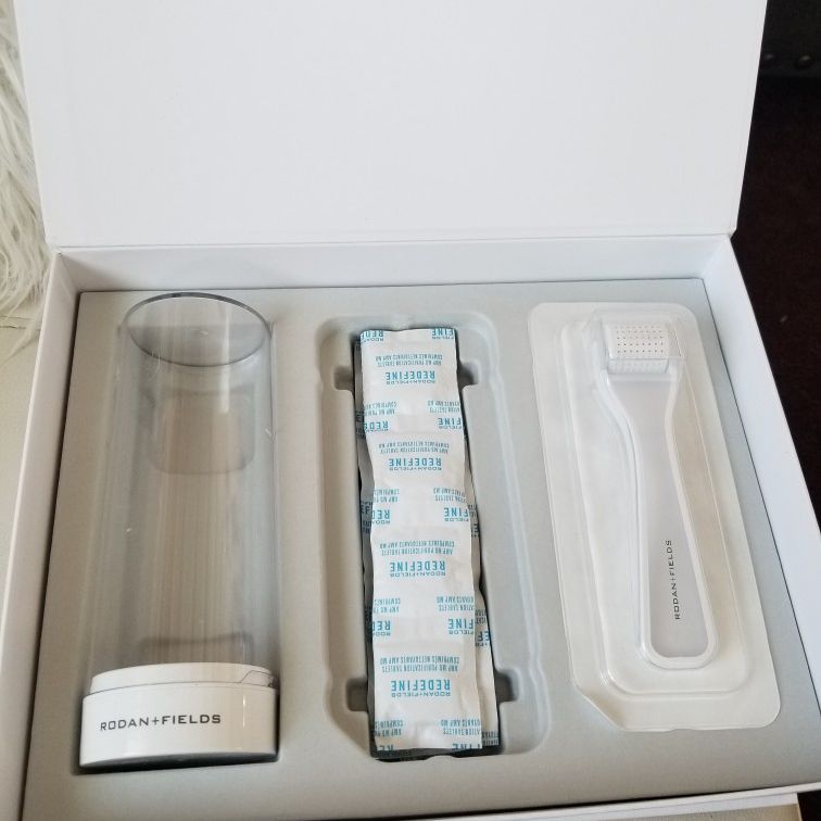 Rodan & Fields Roller With Cleansing Tablets