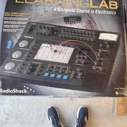 Vintage RadioShack Electronics Learning Lab (200+ Projects)