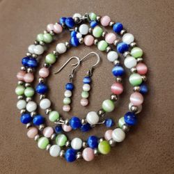 BEAUTIFUL VINTAGE JEWELRY SET:
STERLING SILVER STAMPED 925 GLASS BEAD CATS EYE:  NECKLACE, BRACELET, & EARRINGS, ALL LIKE NEW!