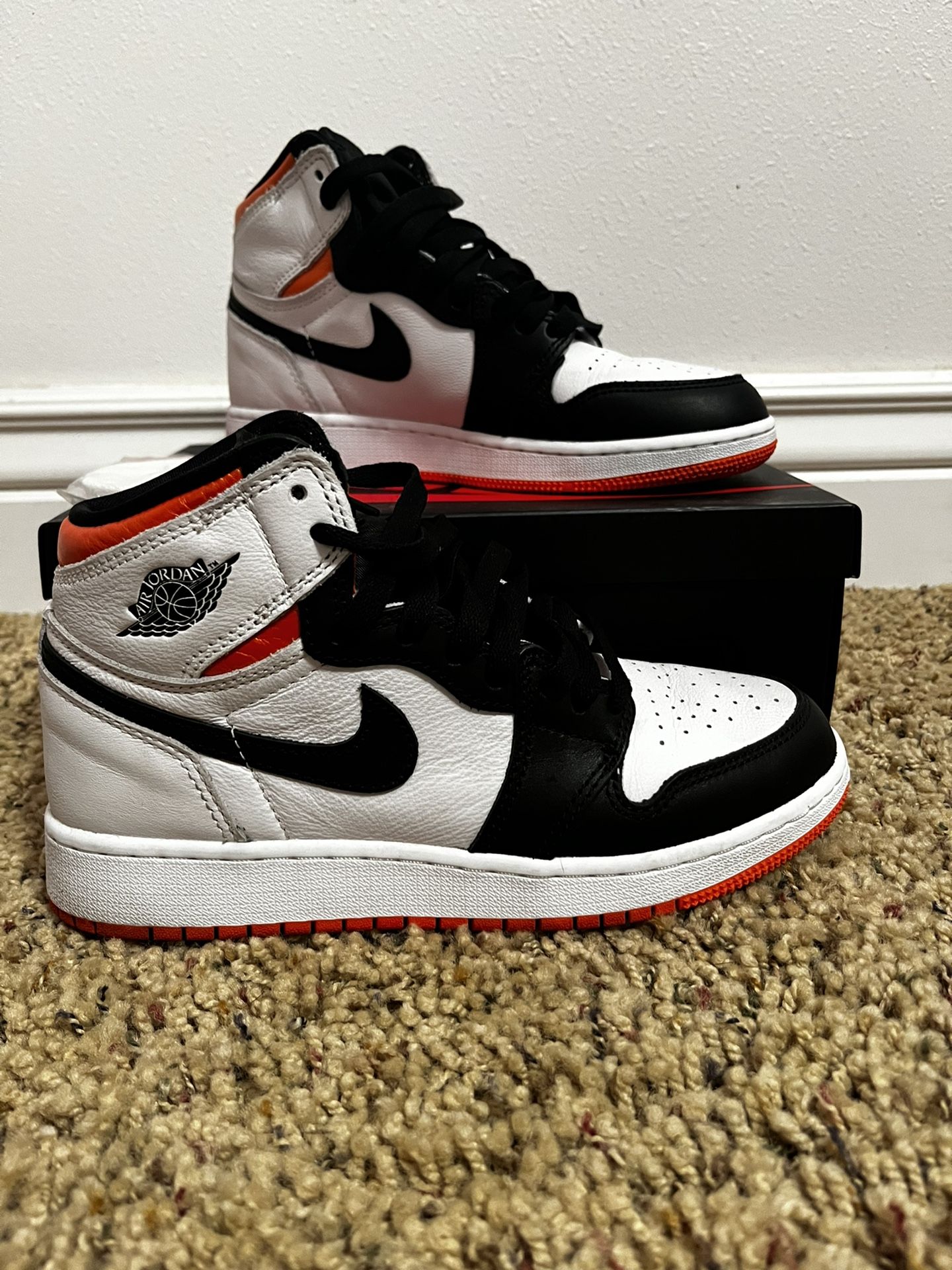 Jordan 1 ‘Electro Orange’