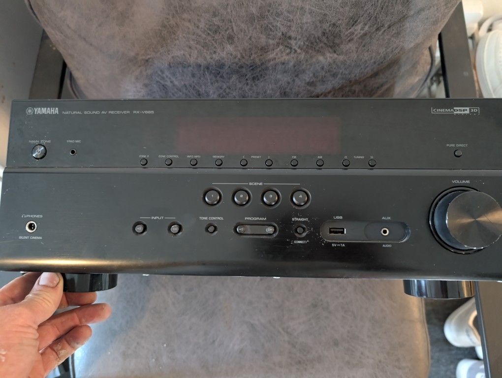 Yamaha RX-V685 7.1 Surround Sound Receiver 