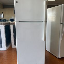 GE Refrigerator 